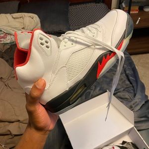‘20 Air Jordan 5 Fire Red US 10.5